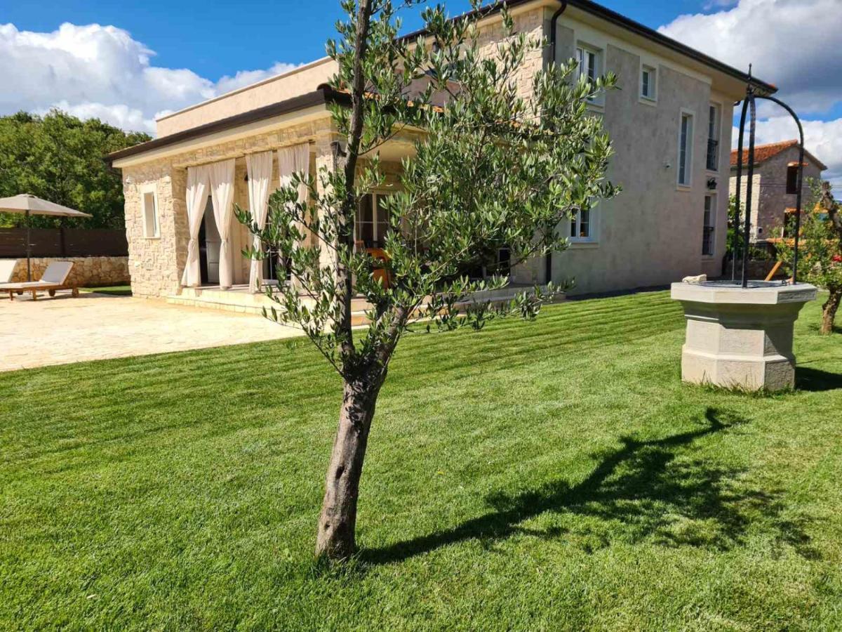 Villa Lulu Kamena Villa S Maslinikom Otok Krk Dobrinj Selo Gostinjac Krk Town Exterior photo
