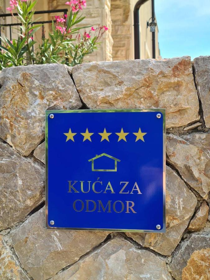 Villa Lulu Kamena Villa S Maslinikom Otok Krk Dobrinj Selo Gostinjac Krk Town Exterior photo