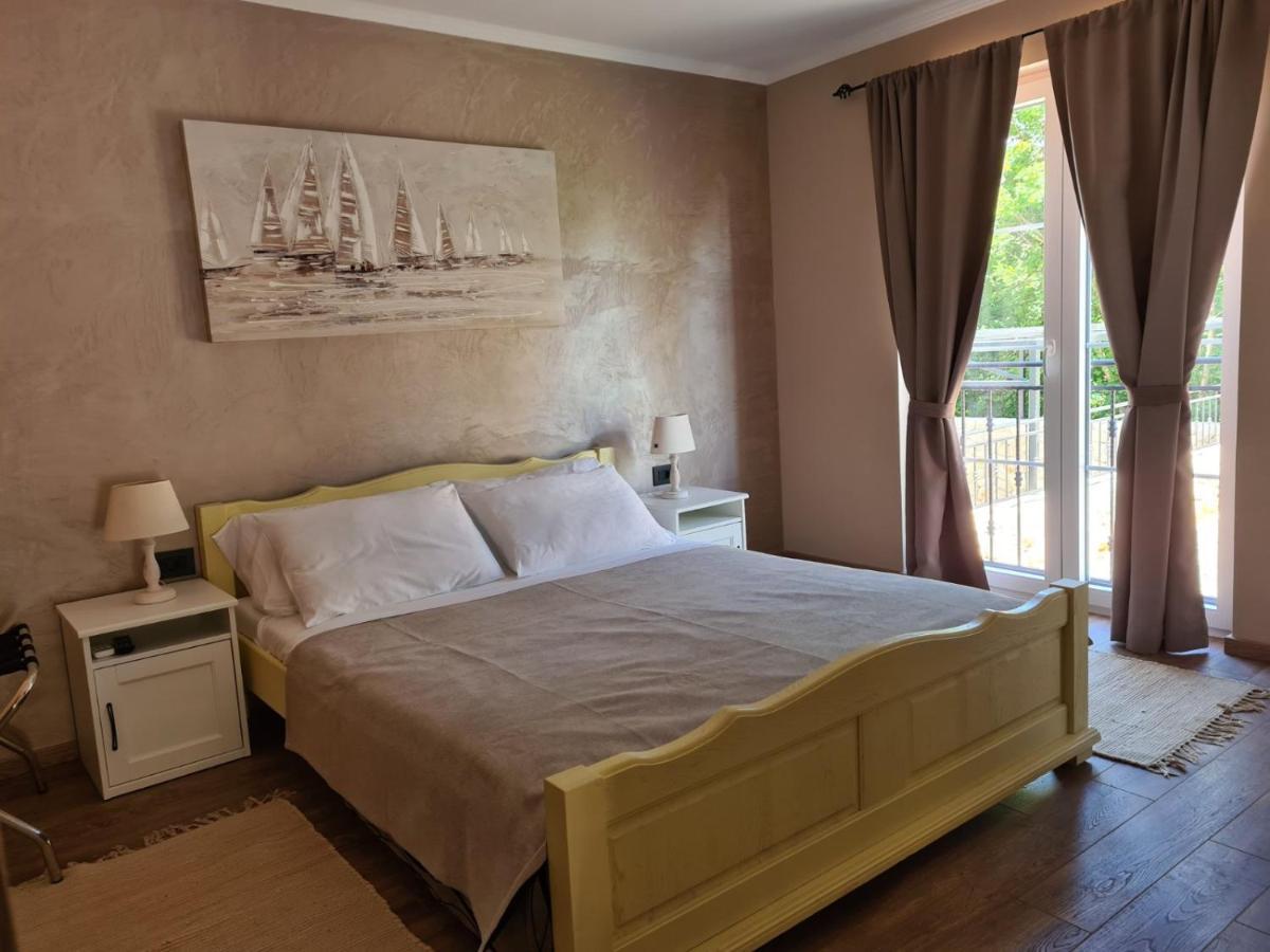 Villa Lulu Kamena Villa S Maslinikom Otok Krk Dobrinj Selo Gostinjac Krk Town Exterior photo