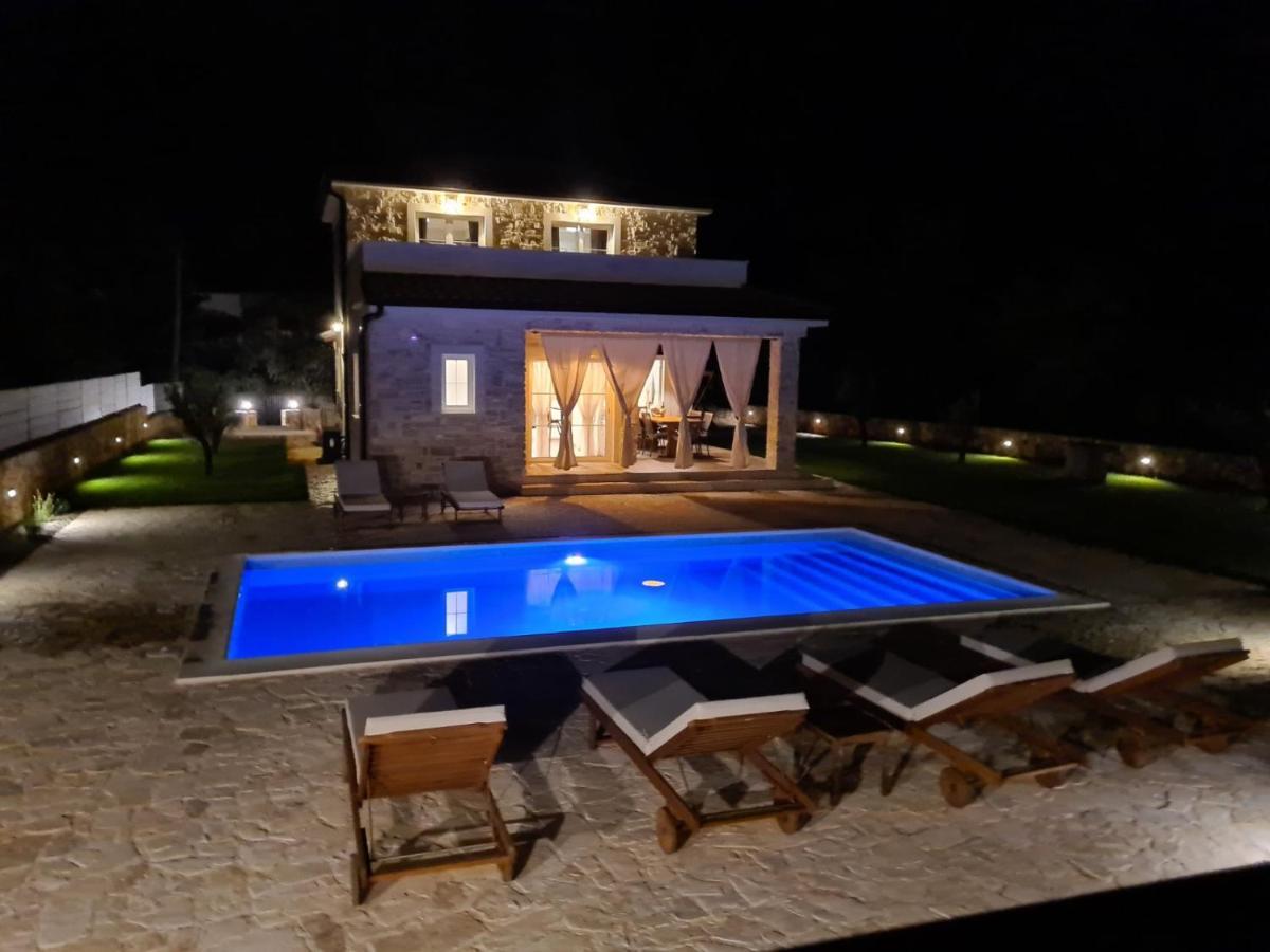 Villa Lulu Kamena Villa S Maslinikom Otok Krk Dobrinj Selo Gostinjac Krk Town Exterior photo