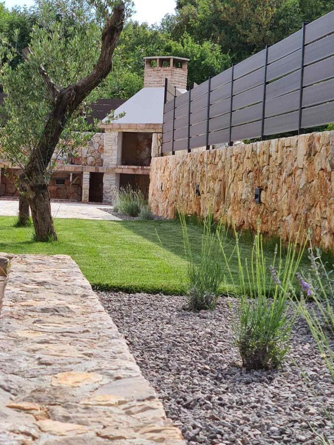 Villa Lulu Kamena Villa S Maslinikom Otok Krk Dobrinj Selo Gostinjac Krk Town Exterior photo